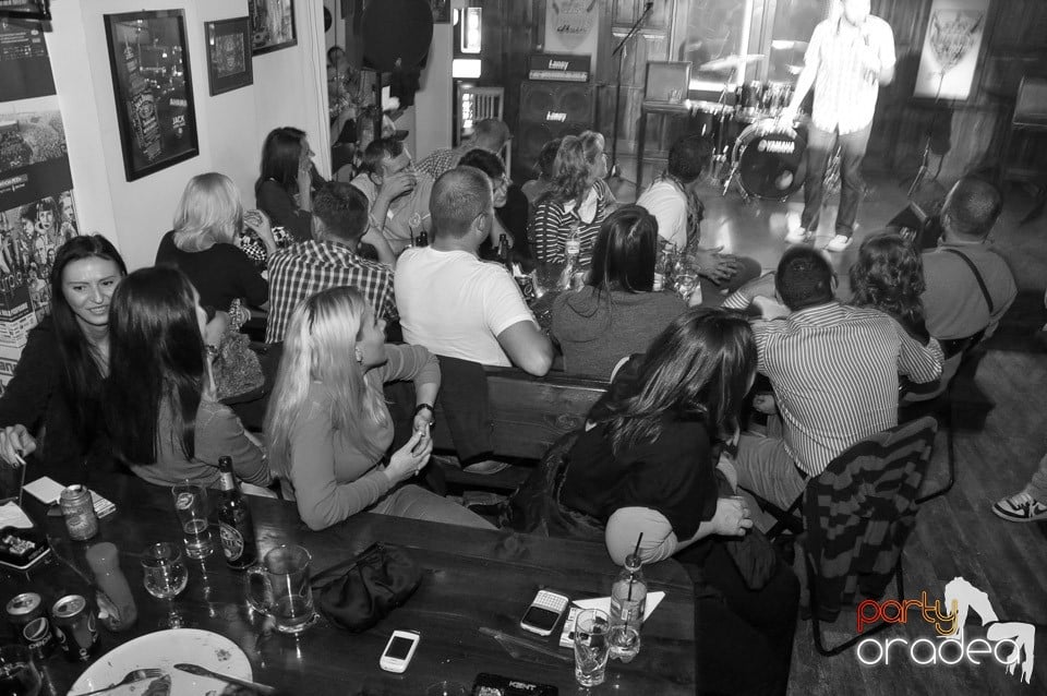 Stand up in the city cu Teo în Queen's, Queen's Music Pub