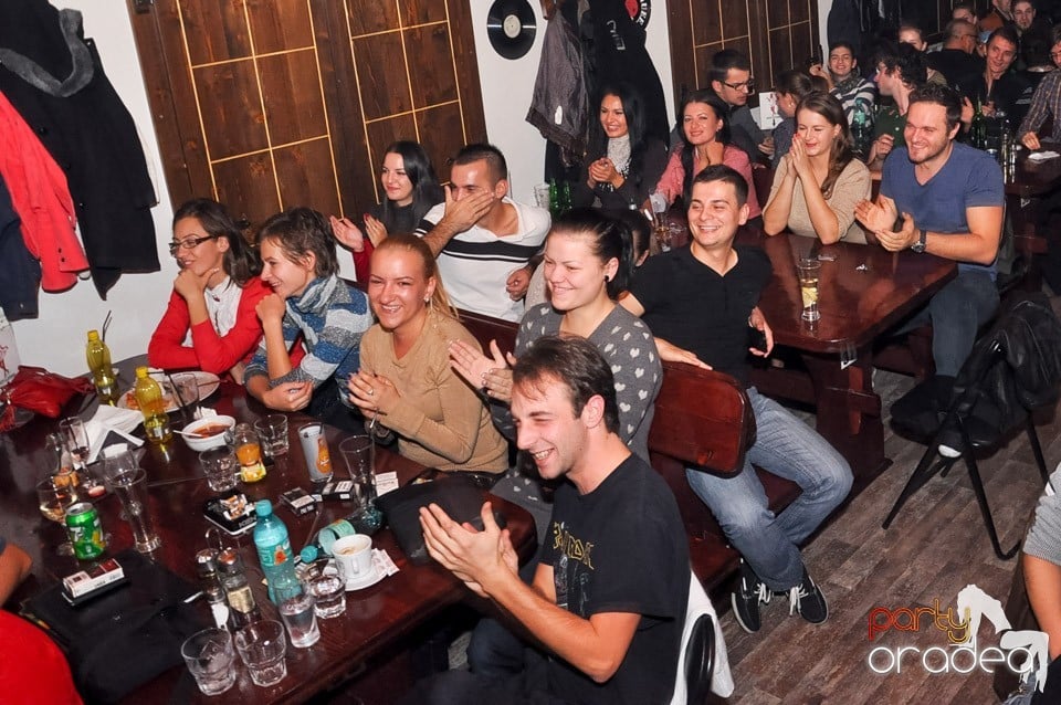 Stand up in the city cu Teo în Queen's, Queen's Music Pub