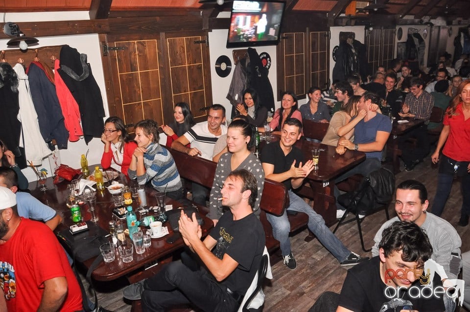 Stand up in the city cu Teo în Queen's, Queen's Music Pub