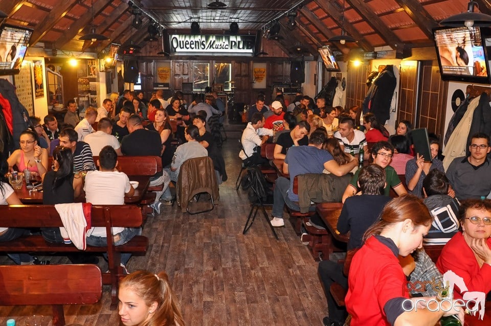 Stand up in the city cu Teo în Queen's, Queen's Music Pub