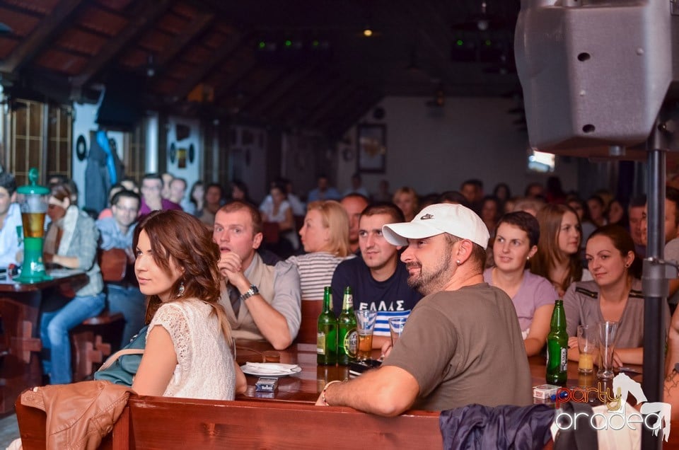 Stand-up in the city cu VIo şi Raul, Queen's Music Pub