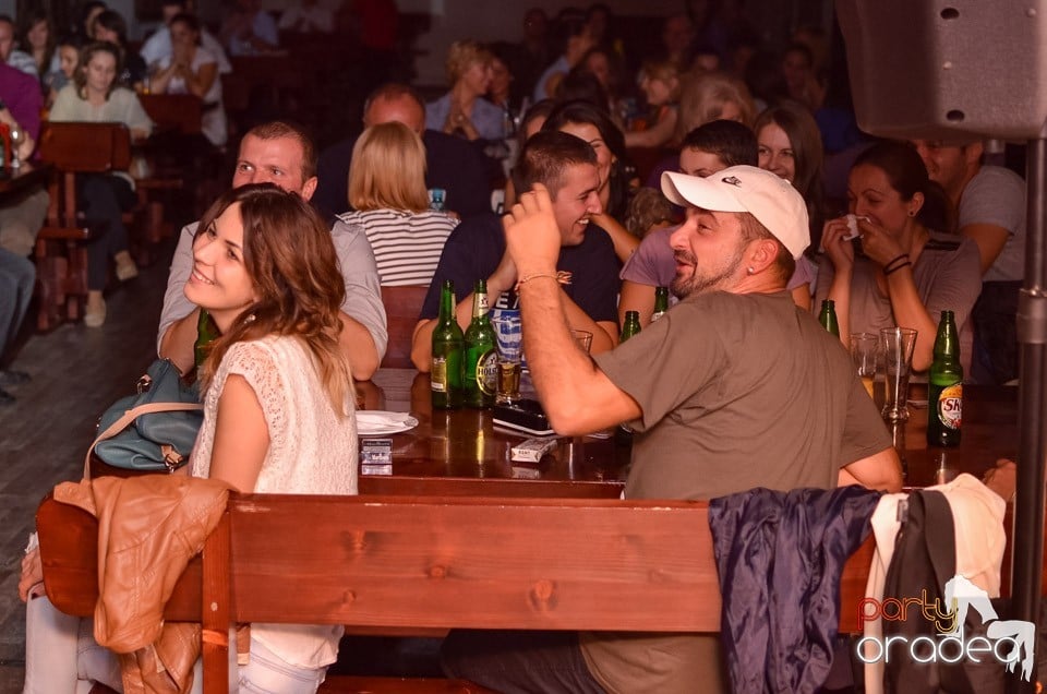 Stand-up in the city cu VIo şi Raul, Queen's Music Pub