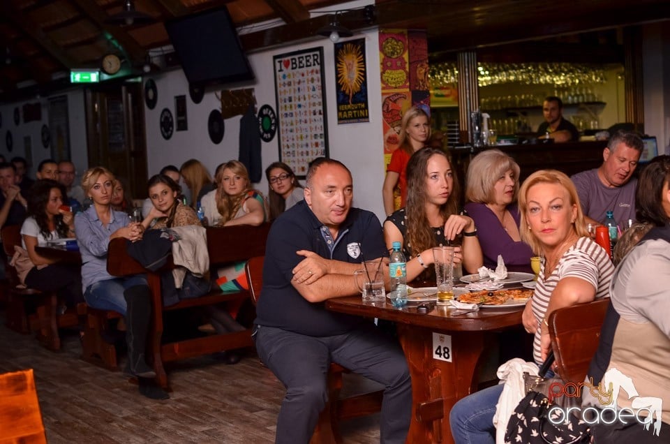 Stand-up in the city cu VIo şi Raul, Queen's Music Pub