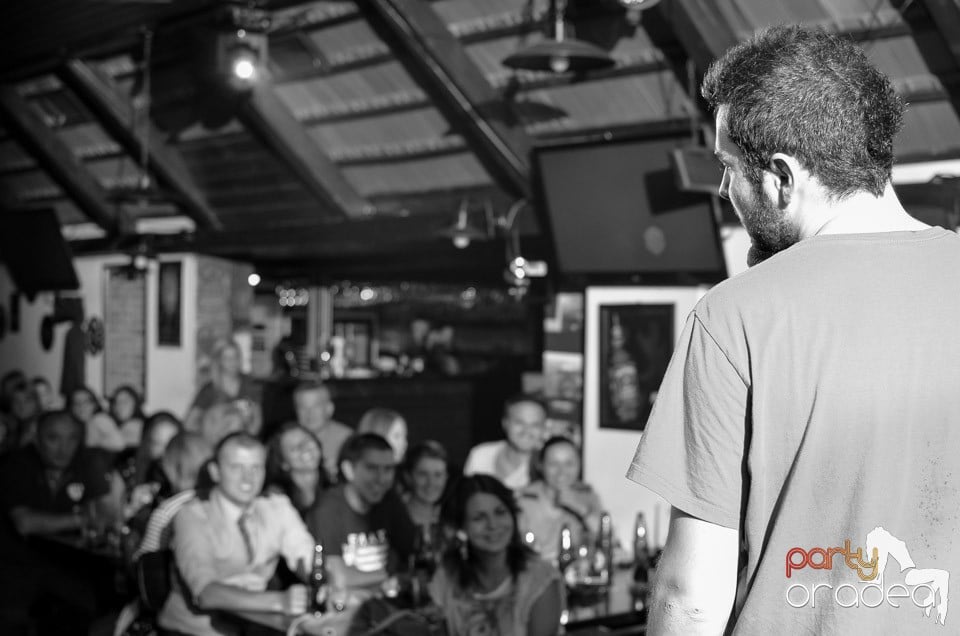 Stand-up in the city cu VIo şi Raul, Queen's Music Pub