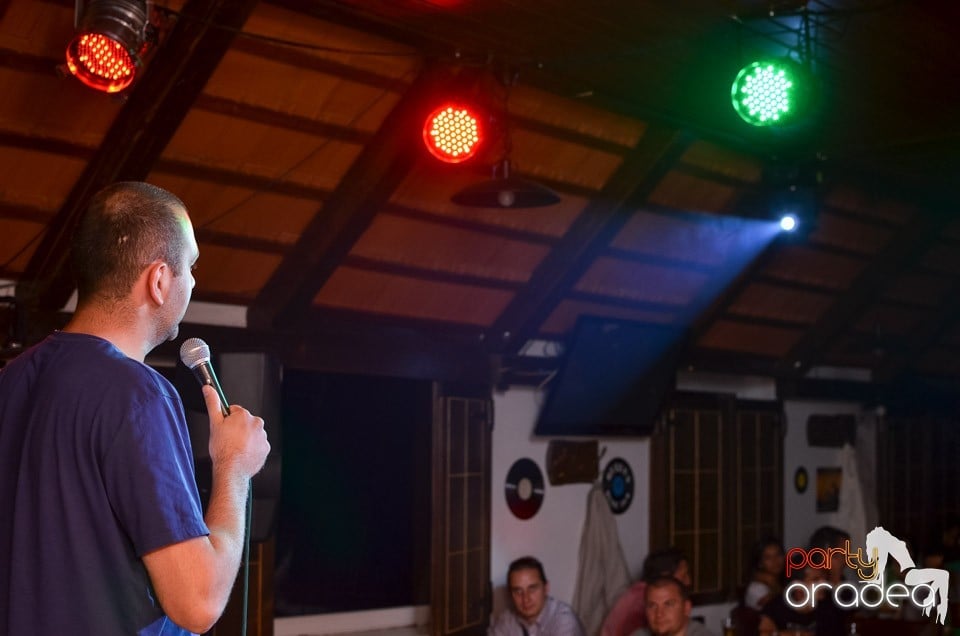 Stand-up in the city cu VIo şi Raul, Queen's Music Pub