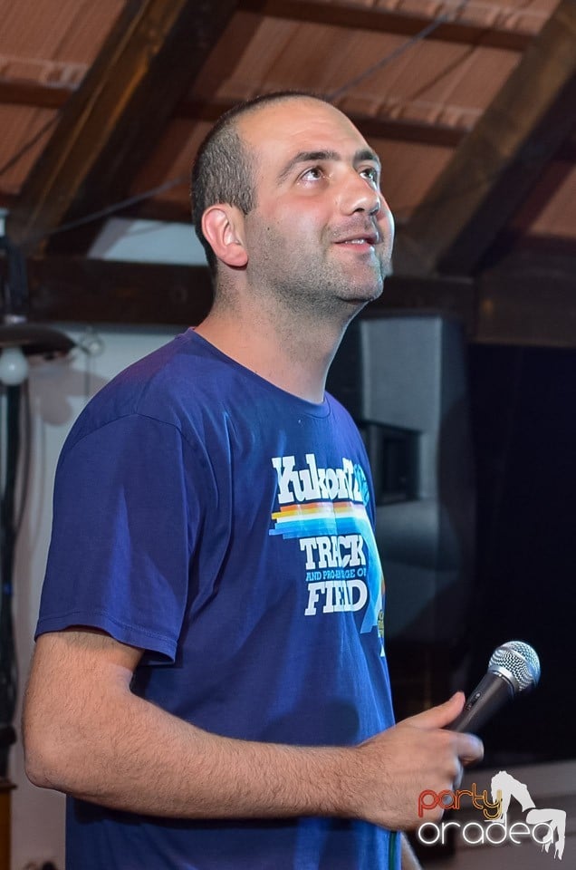 Stand-up in the city cu VIo şi Raul, Queen's Music Pub
