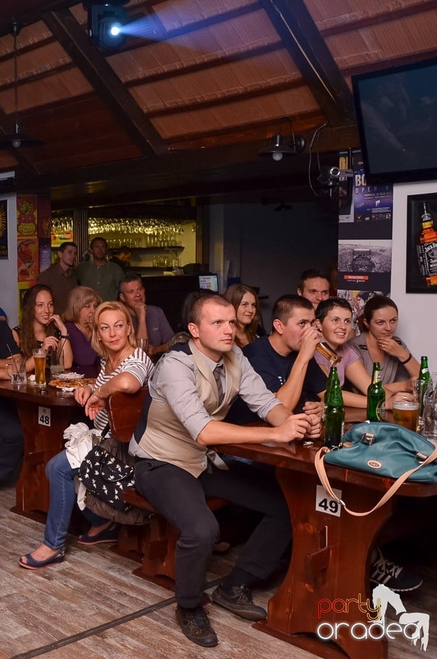 Stand-up in the city cu VIo şi Raul, Queen's Music Pub