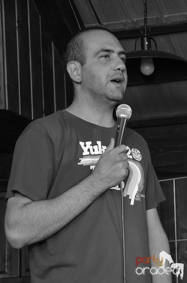 Stand-up in the city cu VIo şi Raul, Queen's Music Pub