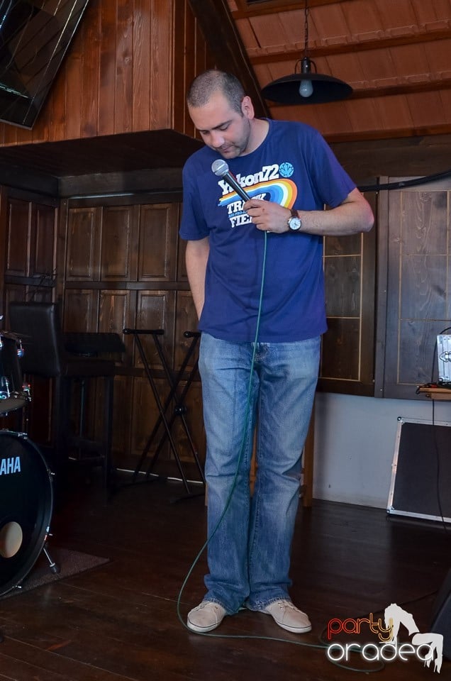 Stand-up in the city cu VIo şi Raul, Queen's Music Pub