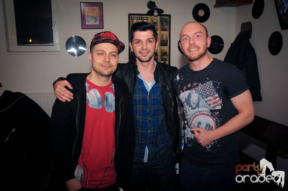 Stand-up in the City în Queen's, Queen's Music Pub