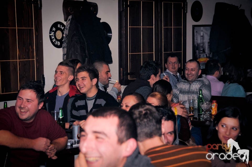 Stand-up in the City în Queen's, Queen's Music Pub