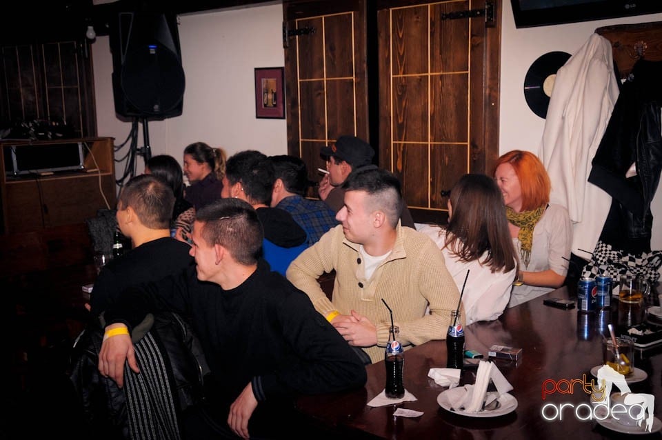 Stand-up in the City în Queen's, Queen's Music Pub