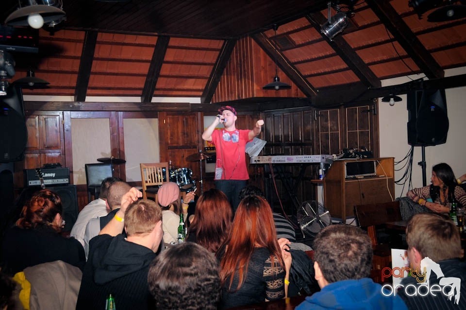 Stand-up in the City în Queen's, Queen's Music Pub