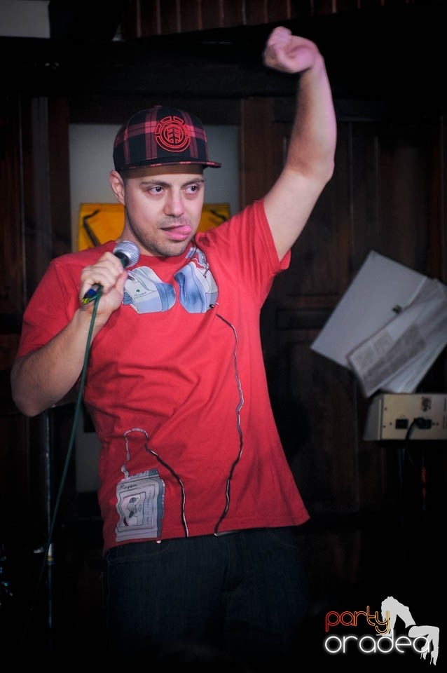 Stand-up in the City în Queen's, Queen's Music Pub