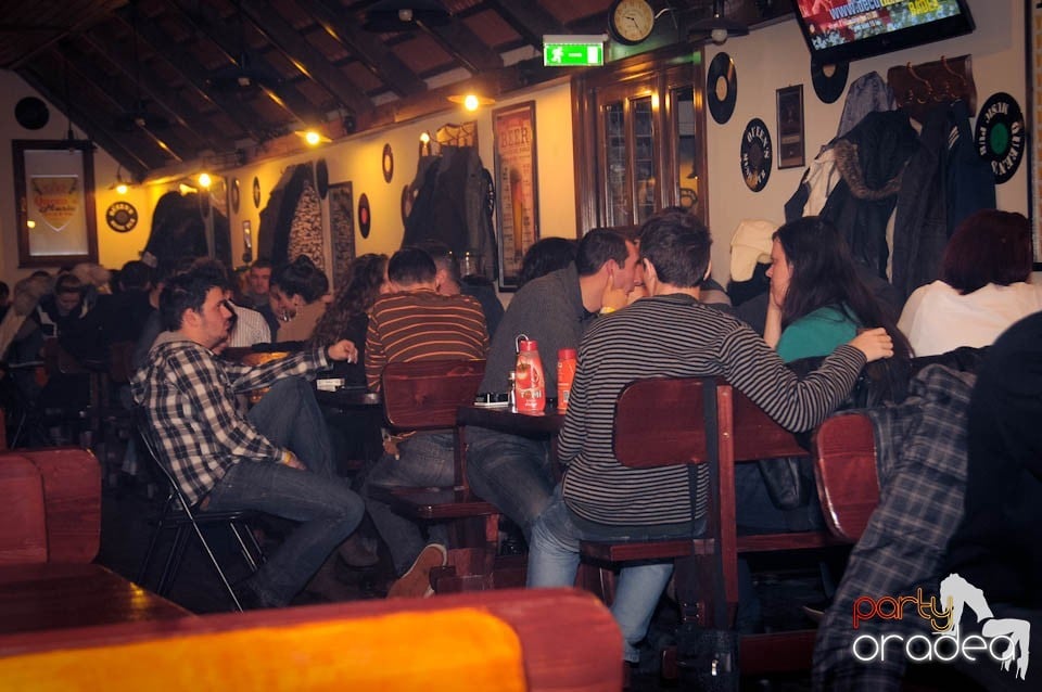 Stand-up in the City în Queen's, Queen's Music Pub