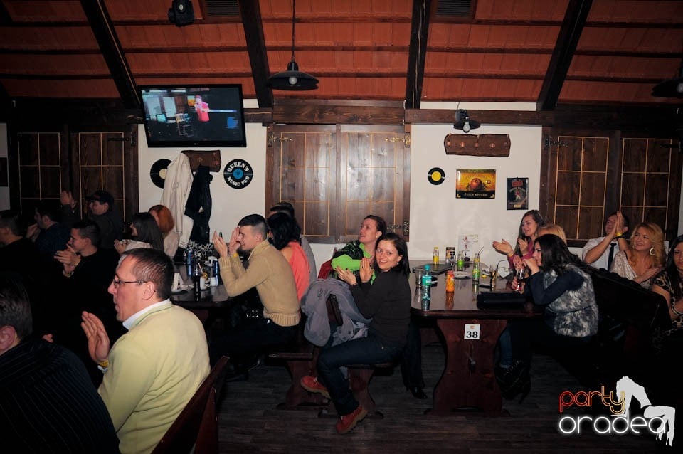 Stand-up in the City în Queen's, Queen's Music Pub