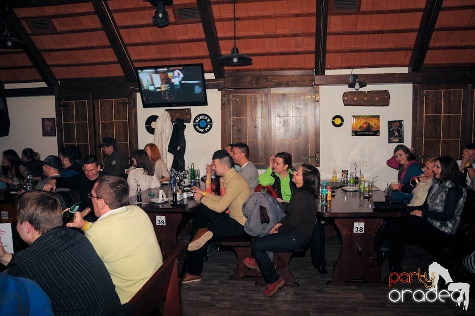 Stand-up in the City în Queen's, Queen's Music Pub