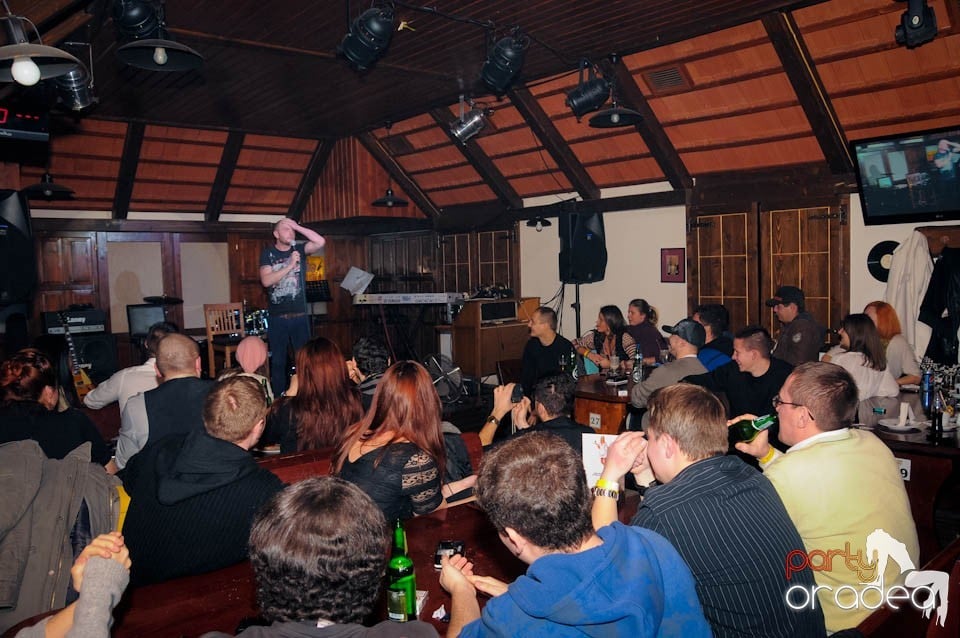 Stand-up in the City în Queen's, Queen's Music Pub