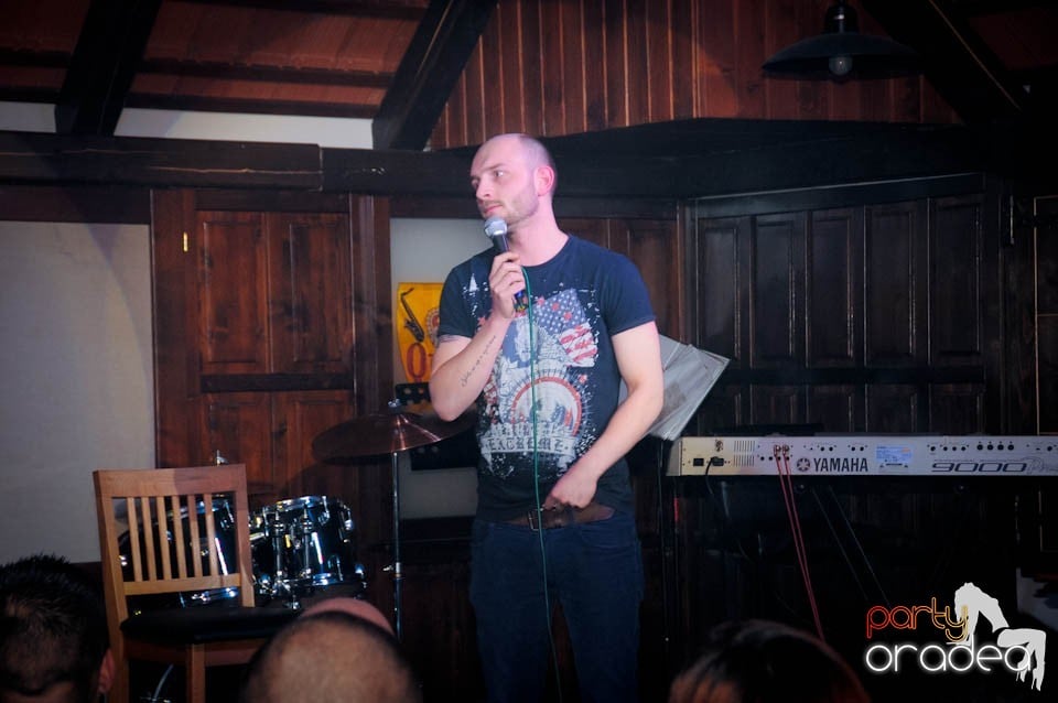 Stand-up in the City în Queen's, Queen's Music Pub