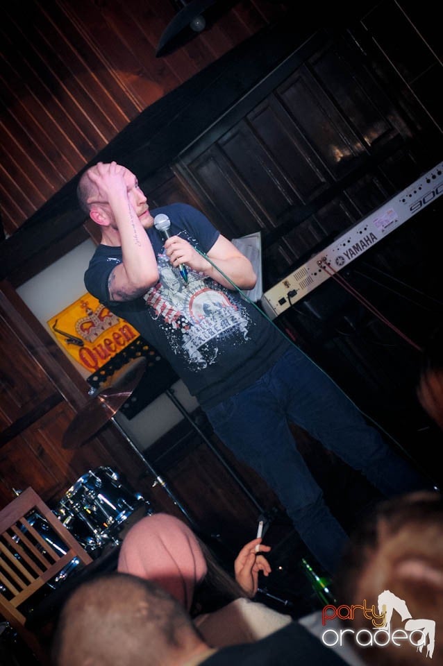 Stand-up in the City în Queen's, Queen's Music Pub