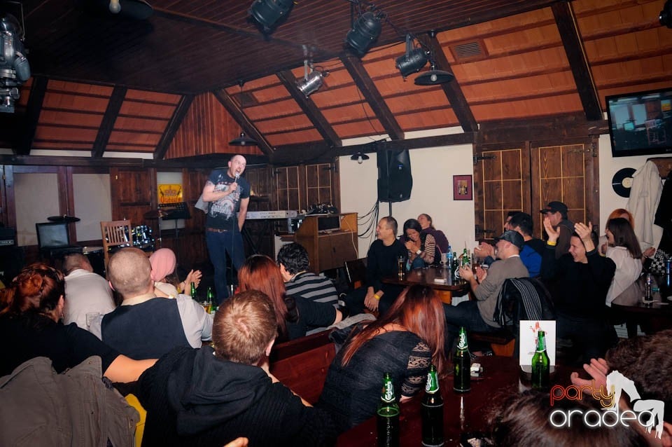 Stand-up in the City în Queen's, Queen's Music Pub