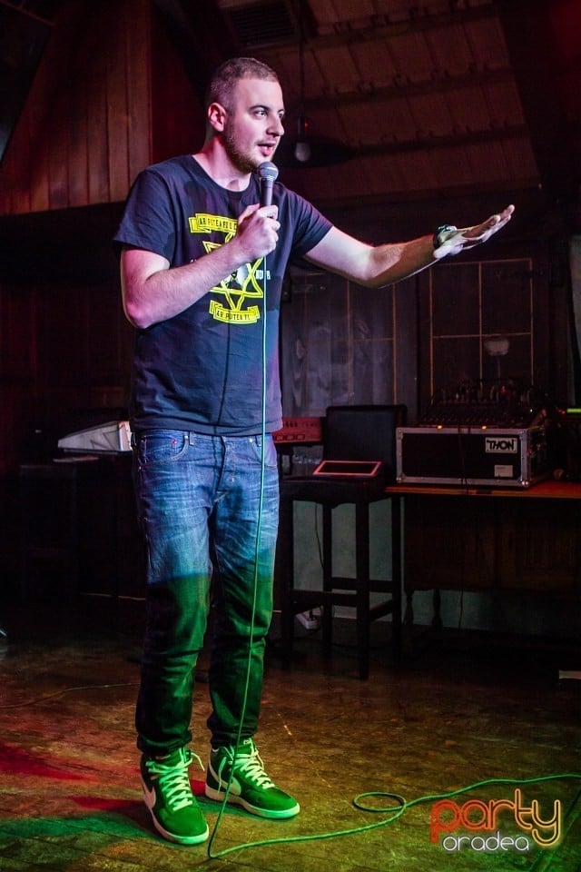 Stand-Up In The City, Queen's Music Pub