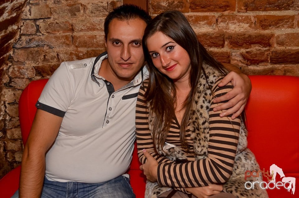 Start la Party în Club Escape,