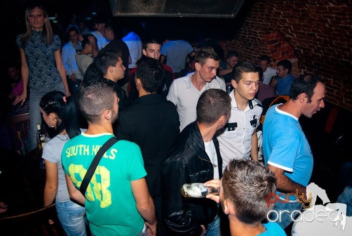 Start la party în Escape, 