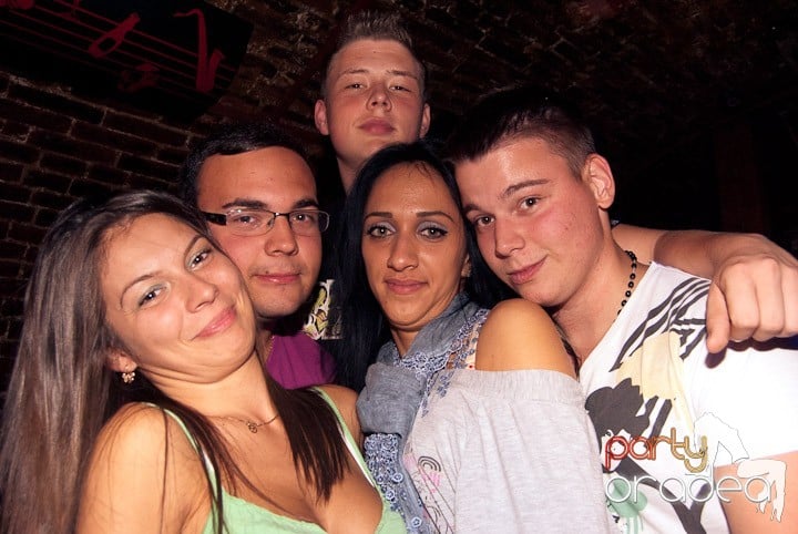 Start la party în Escape, 