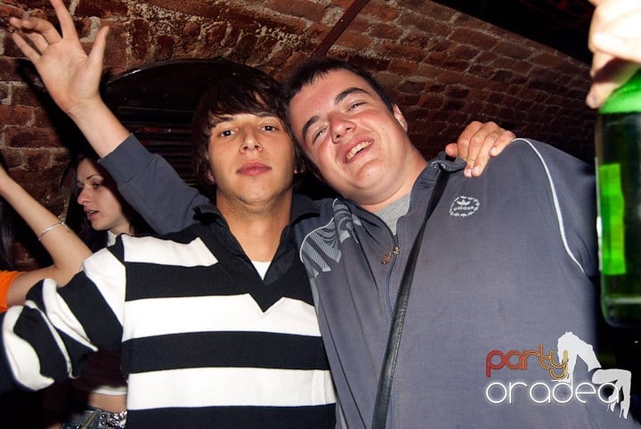 Start la party în Escape, 