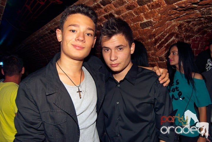 Start la party în Escape, 