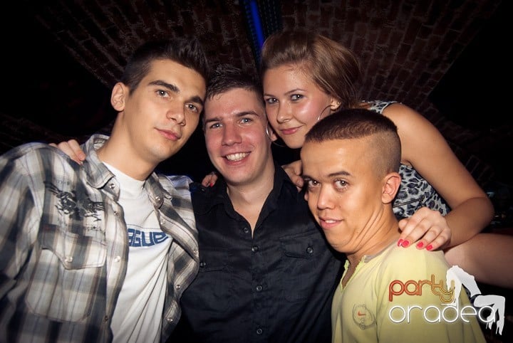 Start la party în Escape, 