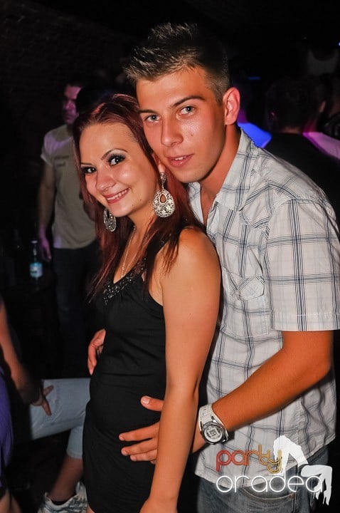 Start the week cu Club Escape, 