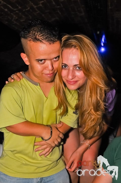 Start the week cu Club Escape, 