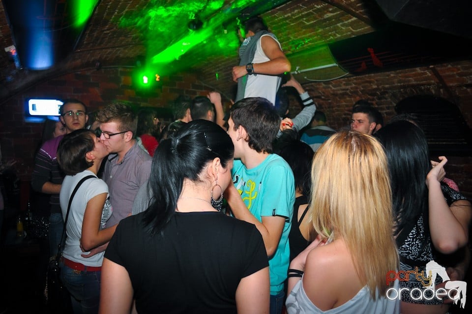 Student Party by NMD în Escape, Escape