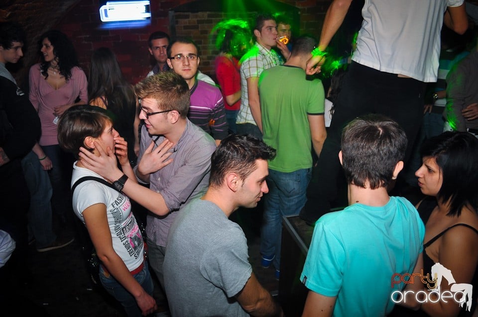 Student Party by NMD în Escape, Escape