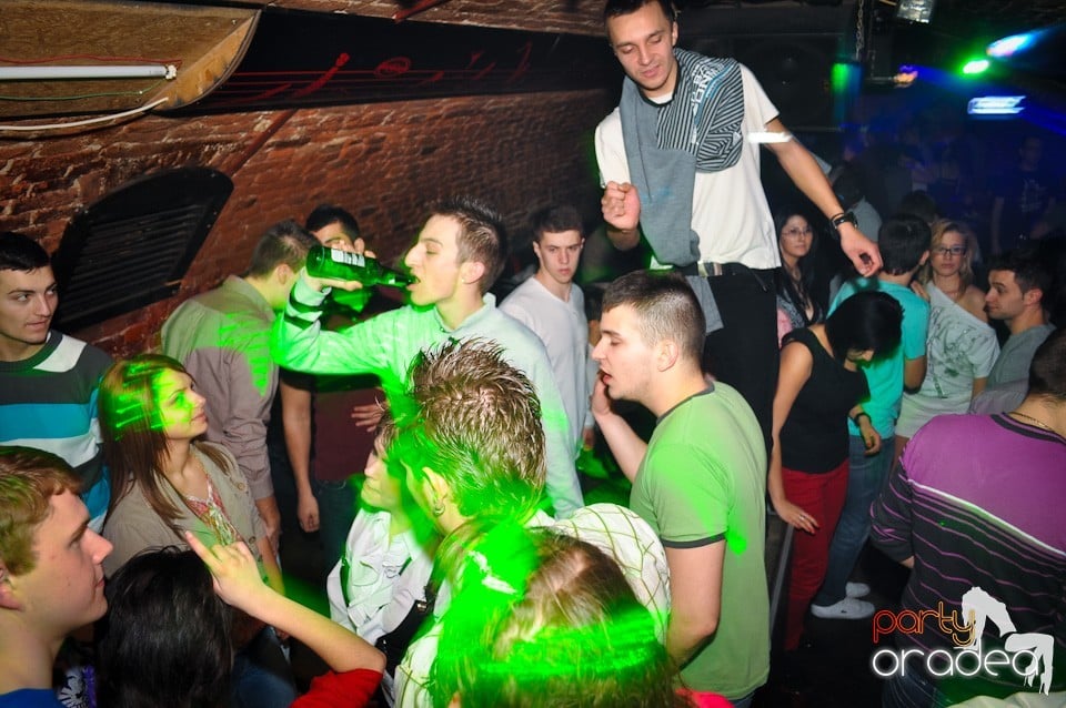Student Party by NMD în Escape, Escape