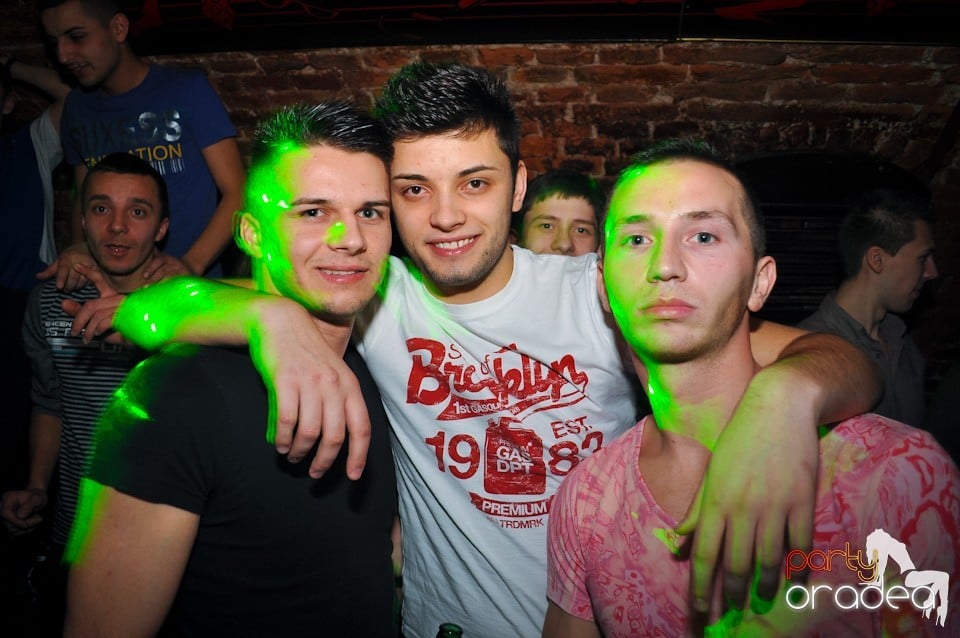 Student Party by NMD în Escape, Escape