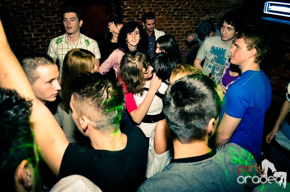 Student Party by NMD în Escape, Escape