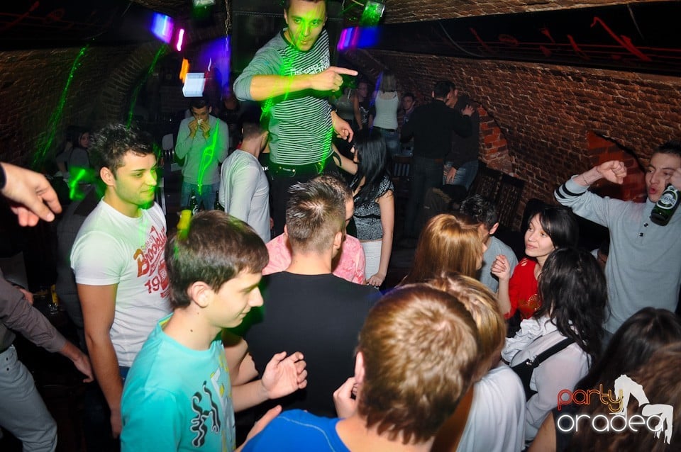 Student Party by NMD în Escape, Escape