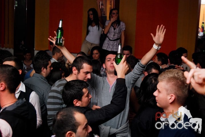 Student Party cu DJ Cristiano şi MC Dany, Student's Place