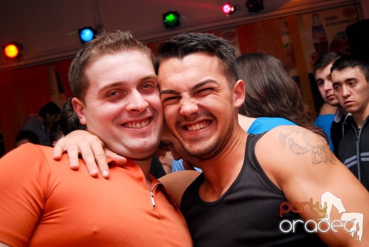 Student Party cu DJ Cristiano şi MC Dany, Student's Place