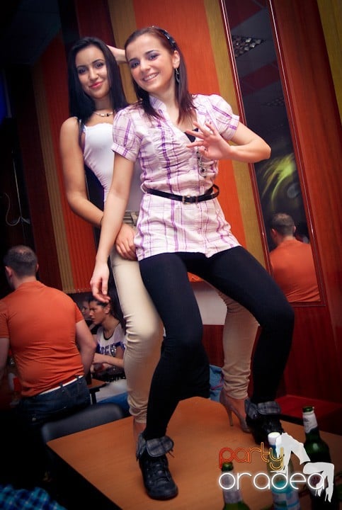 Student Party cu DJ Cristiano şi MC Dany, Student's Place