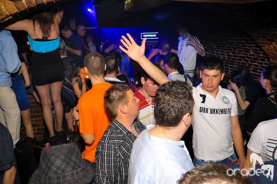Student Party @ Escape,
