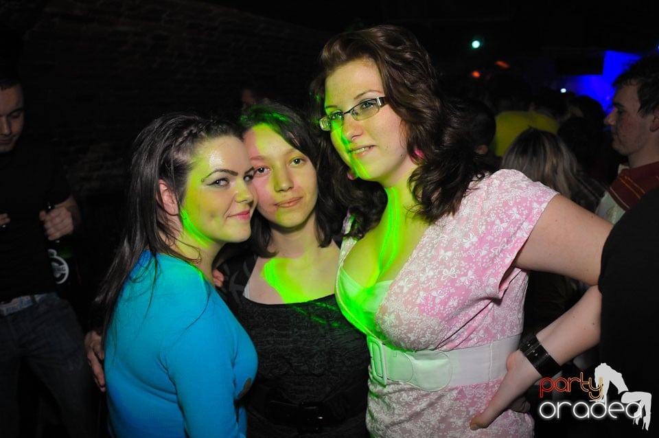 Student Party @ Escape,