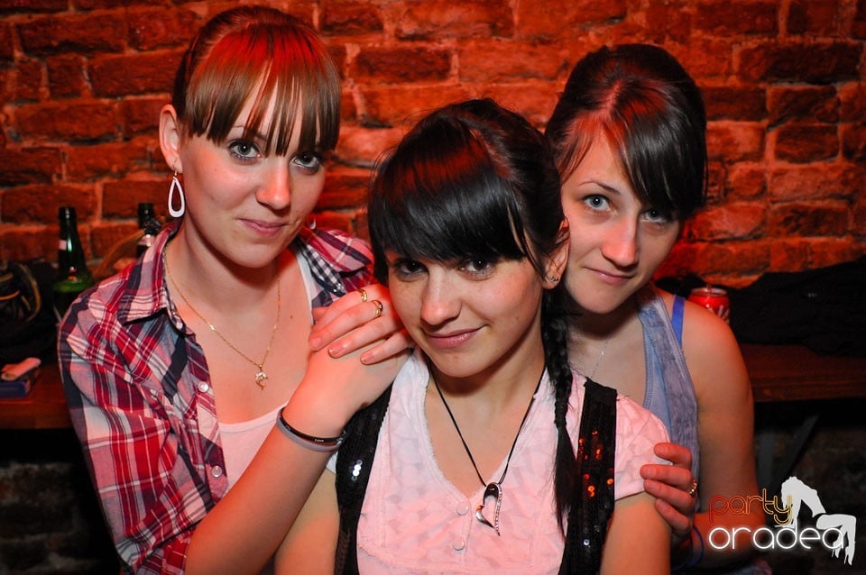 Student Party @ Escape,