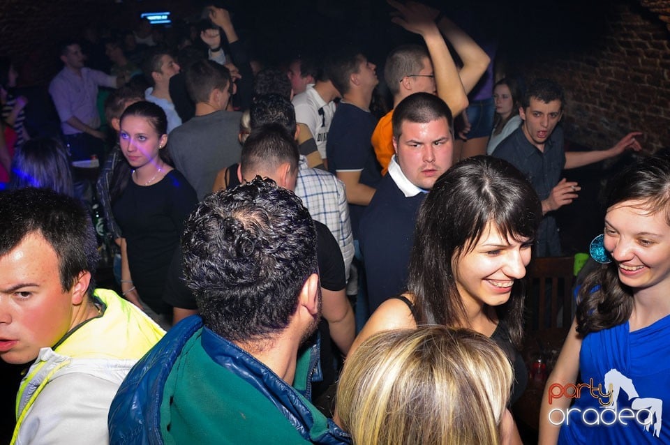 Student Party @ Escape,