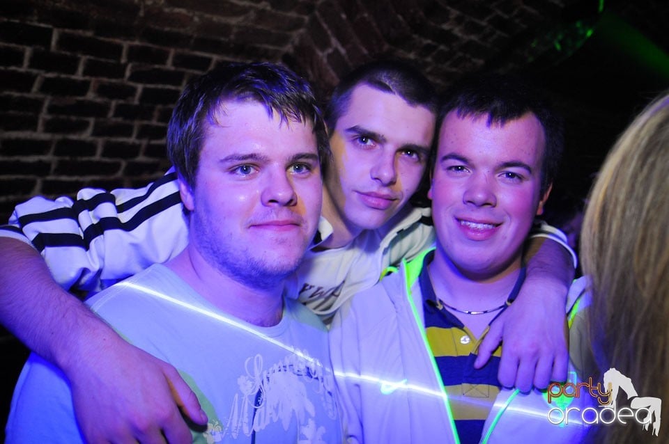 Student Party @ Escape,