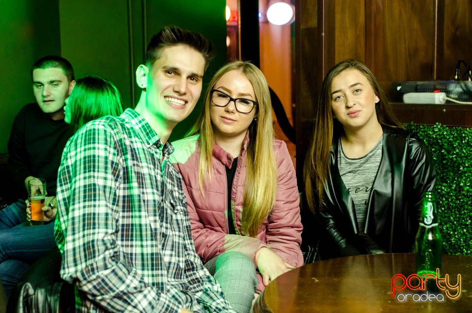 Student Party @ Green, Green Pub