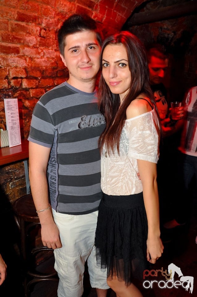 Student Party în Escape Club, 